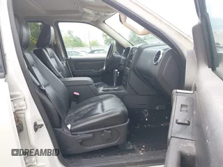 2010 Ford Explorer XLT с VIN 1FMEU7DE9AUA42603, выставлен на аукционе IAAI как лот 42201181 с пробегом 175 994 миль миль и . История ставок и продаж доступна на DreamBid. Изображение 5.