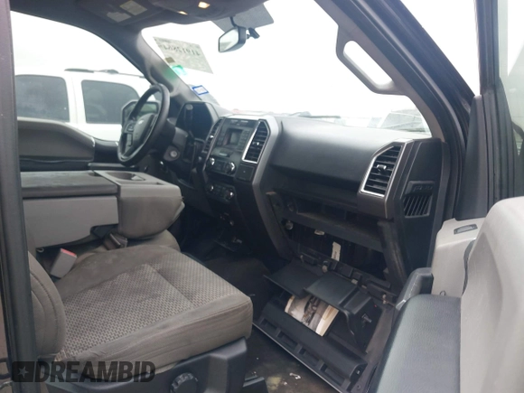 2015 Ford F-150 XLT with VIN 1FTEW1EG4FKD11928, listed as a IAAI auction lot 41912864 with 270,804 mi miles. Bid and sale history available at carsss.com. Image 5.