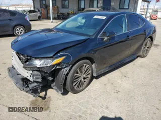 2020 Toyota Camry SE z VIN 4T1G11AK4LU960223, wystawiony jako Copart lot #52631995 z przebiegiem 45 084 mil mil oraz Szkoda całkowita • Salvage title. Historia ofert i sprzedaży dostępna na DreamBid. Obrazek 1.