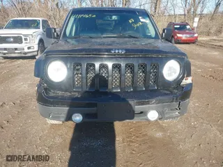 2016 Jeep Patriot Sport with VIN 1C4NJPBA6GD575594, listed as a IAAI auction lot 41114650 with 999,999 mi miles. Bid and sale history available at carsss.com. Image 6.