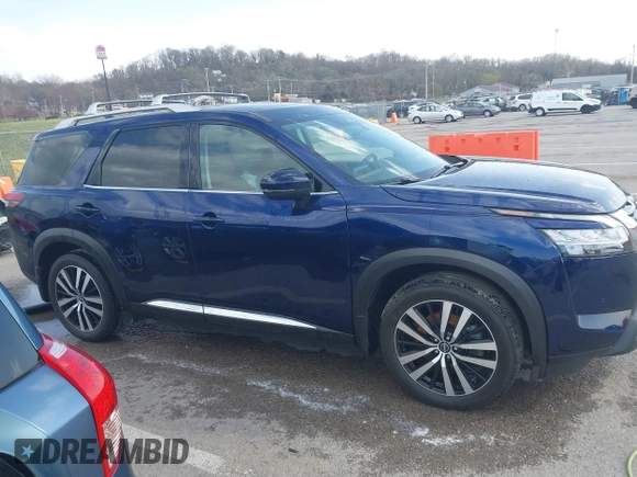 2023 Nissan Pathfinder Platinum с VIN 5N1DR3DK6PC213530, выставлен на аукционе IAAI как лот 41811625 с пробегом 23 903 миль миль и . История ставок и продаж доступна на DreamBid. Изображение 14.