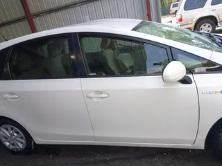 2014 Toyota Prius Two with VIN JTDZN3EU7EJ013979, listed as a IAAI auction lot 42105528 with 203,589 mi miles and . Bid and sale history available at DreamBid. Image 13.
