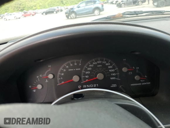 2004 Ford Expedition Special Service with VIN 1FMFU16L54LA95354, listed as a Copart auction lot 57027115 with 176,243 mi miles and Salvage title. Bid and sale history available at DreamBid. Image 9.