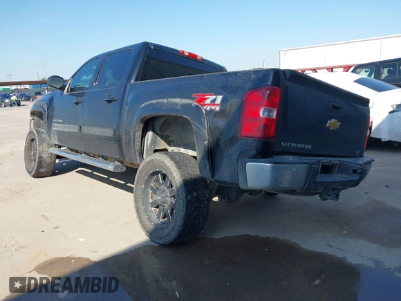 2012 Chevrolet Silverado 1500 LT with VIN 3GCPKSE71CG230592, listed as a IAAI auction lot 41941448 with 241,368 mi miles and . Bid and sale history available at DreamBid. Image 3.