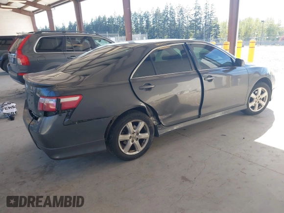 2009 Toyota Camry LE z VIN 4T1BK46K09U592438, wystawiony jako IAAI lot #42078810 z przebiegiem 164 582 mil mil oraz . Historia ofert i sprzedaży dostępna na DreamBid. Obrazek 4.