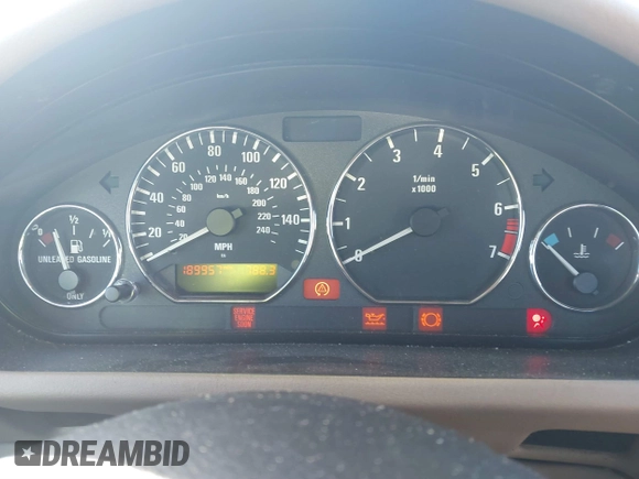 2000 BMW Z3 2.5L with VIN WBACH9344YLM92130, listed as a IAAI auction lot 41236774 with 189,957 mi miles. Bid and sale history available at carsss.com. Image 7.