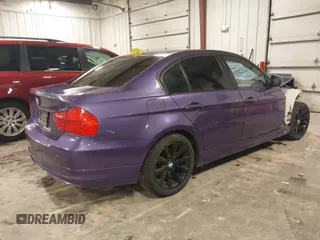 2011 BMW 3 Series 328i xDrive with VIN WBAPK7C51BA970197, listed as a IAAI auction lot 39435528 with 189,601 mi miles. Bid and sale history available at carsss.com. Image 4.