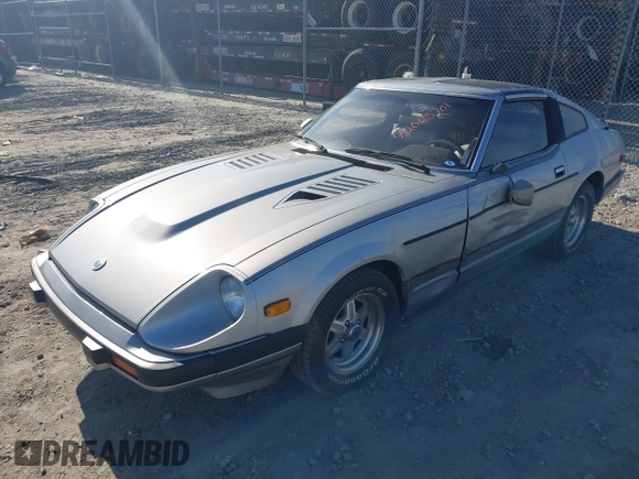 1983 Datsun 280ZX z VIN JN1HZ04S3DX562060, wystawiony jako IAAI lot #42063701 z przebiegiem 35 754 mil mil oraz . Historia ofert i sprzedaży dostępna na DreamBid. Obrazek 17.