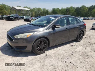 2016 Ford Focus SE z VIN 1FADP3F23GL355587, wystawiony jako Copart lot #53462345 z przebiegiem 101 628 mil mil oraz Szkoda całkowita • Salvage title. Historia ofert i sprzedaży dostępna na DreamBid. Obrazek 1.