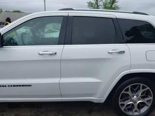 2020 Jeep Grand Cherokee Overland z VIN 1C4RJFCG9LC197401, wystawiony jako IAAI lot #42186412 z przebiegiem 64 870 mil mil oraz . Historia ofert i sprzedaży dostępna na DreamBid. Obrazek 14.