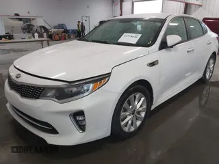 2018 Kia Optima LX z VIN 5XXGT4L31JG238006, wystawiony jako IAAI lot #41978646 z przebiegiem 84 672 mil mil oraz . Historia ofert i sprzedaży dostępna na DreamBid. Obrazek 2.