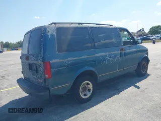 1998 GMC Safari z VIN 1GKDM19W7WB500418, wystawiony jako IAAI lot #42072710 z przebiegiem Nie podano mil oraz . Historia ofert i sprzedaży dostępna na DreamBid. Obrazek 4.