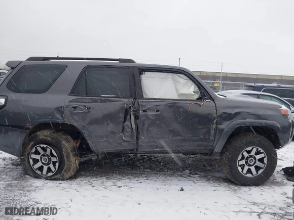 2019 Toyota 4Runner SR5 with VIN JTEBU5JR6K5639752, listed as a IAAI auction lot 41737523 with 85,173 mi miles. Bid and sale history available at carsss.com. Image 13.