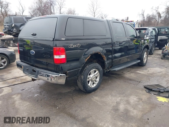 2004 Ford F-150 XLT with VIN 1FTPW14514KC04132, listed as a IAAI auction lot 41801246 with 224,488 mi miles. Bid and sale history available at carsss.com. Image 4.