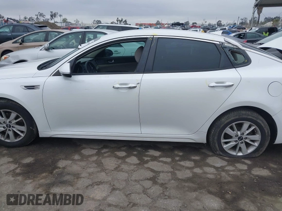 2017 Kia Optima LX z VIN KNAGT4L37H5160410, wystawiony jako IAAI lot #41906061 z przebiegiem 88 243 mil mil oraz . Historia ofert i sprzedaży dostępna na DreamBid. Obrazek 14.