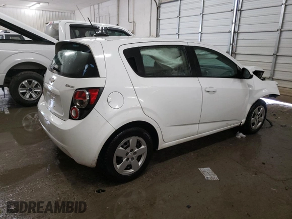 2016 Chevrolet Sonic LS z VIN 1G1JA6SH1G4174727, wystawiony jako Copart lot #47789335 z przebiegiem 166 907 mil mil oraz Szkoda całkowita • Salvage title. Historia ofert i sprzedaży dostępna na DreamBid. Obrazek 3.