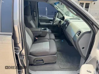 2006 Ford F-150 XLT с VIN 1FTPW12V16FB22741, выставлен на аукционе Copart как лот 65656865 с пробегом 143 386 миль миль и На запчасти • Non repairable. История ставок и продаж доступна на DreamBid. Изображение 7.