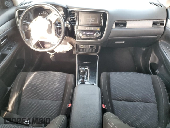 2018 Mitsubishi Outlander ES z VIN JA4AZ3A3XJZ039643, wystawiony jako Copart lot #54009855 z przebiegiem 77 890 mil mil oraz Szkoda całkowita • Salvage title. Historia ofert i sprzedaży dostępna na DreamBid. Obrazek 8.