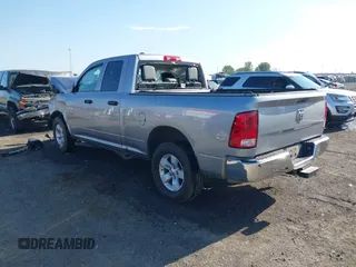2021 Ram 1500 Tradesman z VIN 1C6RR6FG6MS550891, wystawiony jako IAAI lot #42013131 z przebiegiem 100 229 mil mil oraz . Historia ofert i sprzedaży dostępna na DreamBid. Obrazek 3.