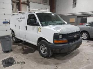 2007 Chevrolet Express Cargo Van with VIN 1GCGG25V971167763, listed as a IAAI auction lot 41633467 with 227,801 mi miles. Bid and sale history available at carsss.com. Image 1.