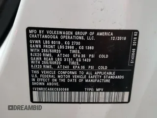 2019 Volkswagen Atlas SEL Premium z VIN 1V2NR2CA5KC530086, wystawiony jako Copart lot #55745515 z przebiegiem 96 092 mil mil oraz Szkoda całkowita • Salvage title. Historia ofert i sprzedaży dostępna na DreamBid. Obrazek 12.