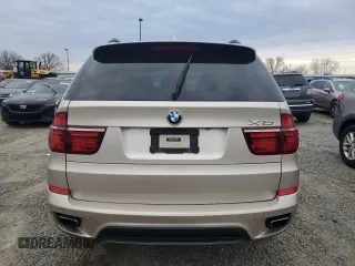 2013 BMW X5 xDrive50i z VIN 5UXZV8C50D0C15786, wystawiony jako Copart lot #45187975 z przebiegiem 132 344 mil mil oraz Czysty tytuł • Clean title. Historia ofert i sprzedaży dostępna na DreamBid. Obrazek 6.