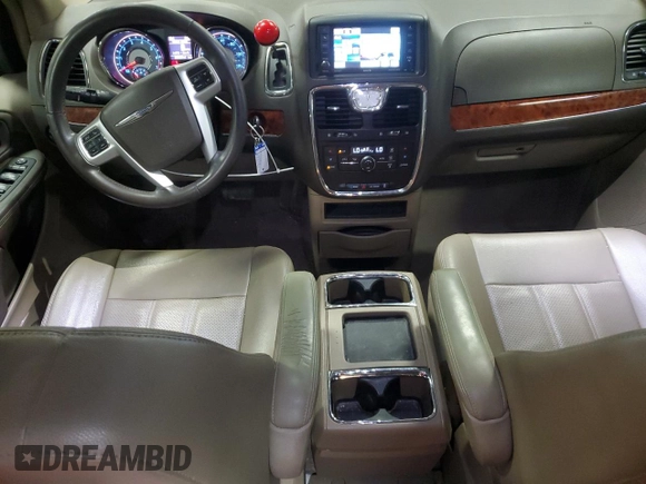 2015 Chrysler Town & Country Touring L z VIN 2C4RC1CG9FR563298, wystawiony jako Copart lot #53612215 z przebiegiem 103 829 mil mil oraz Szkoda całkowita • Salvage title. Historia ofert i sprzedaży dostępna na DreamBid. Obrazek 8.