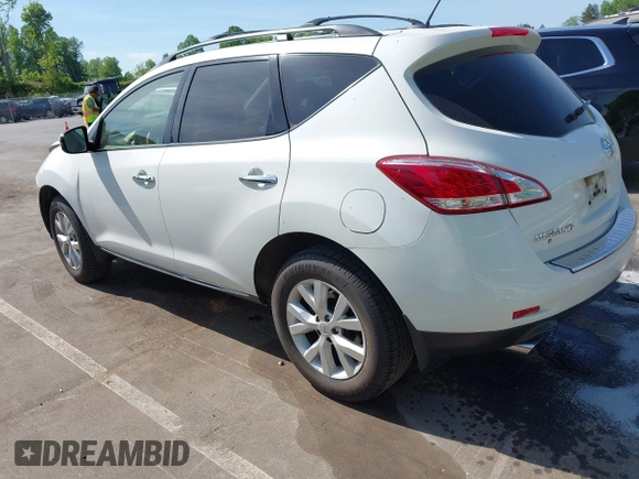 2014 Nissan Murano SV z VIN JN8AZ1MU5EW402599, wystawiony jako IAAI lot #42115514 z przebiegiem 131 656 mil mil oraz . Historia ofert i sprzedaży dostępna na DreamBid. Obrazek 3.