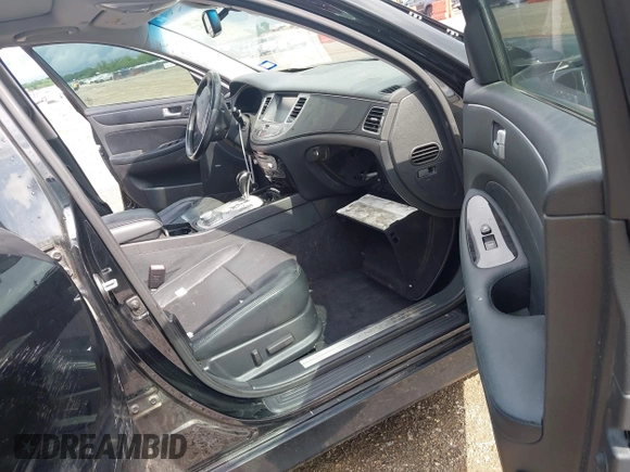 2013 Hyundai Genesis 3.8L z VIN KMHGC4DD9DU253791, wystawiony jako IAAI lot #42174577 z przebiegiem 162 259 mil mil oraz . Historia ofert i sprzedaży dostępna na DreamBid. Obrazek 5.