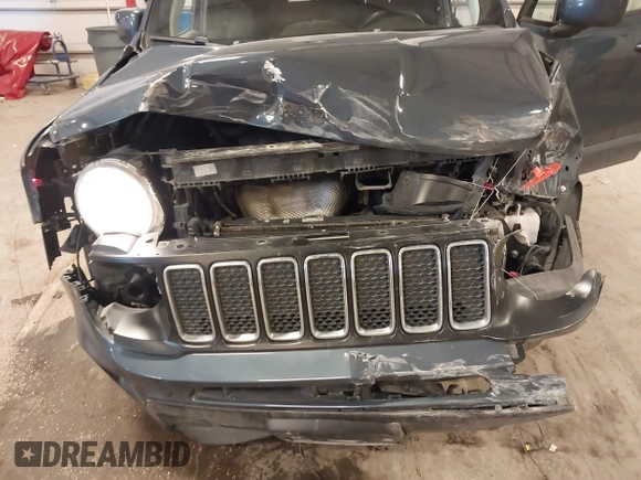 2020 Jeep Renegade Latitude with VIN ZACNJBBB0LPL29886, listed as a IAAI auction lot 41499830 with 61,029 mi miles and . Bid and sale history available at DreamBid. Image 6.