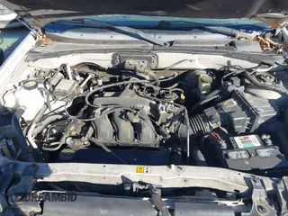 2002 Ford Escape XLT Choice with VIN 1FMYU04112KB96320, listed as a IAAI auction lot 41700476 with 236,832 mi miles. Bid and sale history available at carsss.com. Image 10.