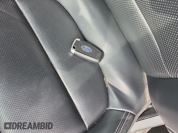 2020 Ford Escape SEL with VIN 1FMCU0H66LUB14443, listed as a IAAI auction lot 42622679 with 39,566 mi miles and . Bid and sale history available at DreamBid. Image 4.