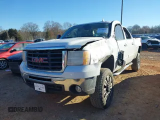 2009 GMC Sierra 2500HD SLT z VIN 1GTHK63609F177464, wystawiony jako IAAI lot #41748237 z przebiegiem Nie podano mil oraz . Historia ofert i sprzedaży dostępna na DreamBid. Obrazek 2.