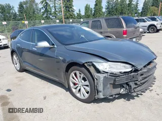 2014 Tesla Model S 60 z VIN 5YJSA1H18EFP38078, wystawiony jako IAAI lot #42748619 z przebiegiem 159 285 mil mil oraz . Historia ofert i sprzedaży dostępna na DreamBid. Obrazek 1.