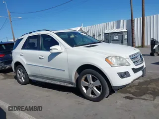 2011 Mercedes-Benz M 350 z VIN 4JGBB5GB3BA730159, wystawiony jako IAAI lot #41939814 z przebiegiem Nie podano mil oraz . Historia ofert i sprzedaży dostępna na DreamBid. Obrazek 13.