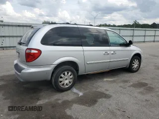 2006 Chrysler Town & Country Touring z VIN 2A4GP54L46R871164, wystawiony jako Copart lot #54726995 z przebiegiem 200 086 mil mil oraz Szkoda całkowita • Salvage title. Historia ofert i sprzedaży dostępna na DreamBid. Obrazek 3.
