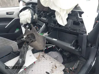 2023 Toyota Corolla Cross L z VIN 7MUAAABG7PV075454, wystawiony jako IAAI lot #41974426 z przebiegiem Nie podano mil oraz . Historia ofert i sprzedaży dostępna na DreamBid. Obrazek 5.