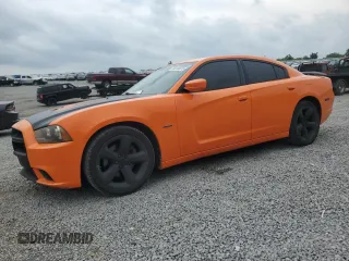 2014 Dodge Charger RT z VIN 2C3CDXCT3EH295862, wystawiony jako Copart lot #56318075 z przebiegiem 128 556 mil mil oraz Szkoda całkowita • Salvage title. Historia ofert i sprzedaży dostępna na DreamBid. Obrazek 1.