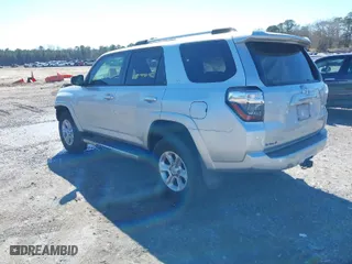 2020 Toyota 4Runner SR5 with VIN JTEBU5JR5L5762122, listed as a IAAI auction lot 41641641 with 85,653 mi miles. Bid and sale history available at carsss.com. Image 3.