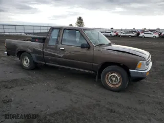 1989 Toyota 2WD Pickups DX with VIN JT4RN93P8K5003918, listed as a Copart auction lot 47487435 with 235,934 mi miles and Clean Title. Bid and sale history available at carsss.com. Image 4.