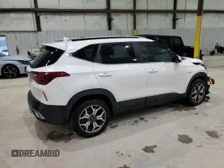 2023 Kia Seltos EX z VIN KNDERCAA0P7409735, wystawiony jako Copart lot #54148925 z przebiegiem 15 386 mil mil oraz Szkoda całkowita • Salvage title. Historia ofert i sprzedaży dostępna na DreamBid. Obrazek 3.