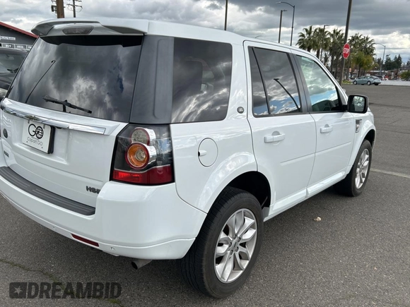 2013 Land Rover LR2 z VIN SALFR2BG3DH373085, wystawiony jako Copart lot #48423905 z przebiegiem 102 445 mil mil oraz Czysty tytuł • Clean title. Historia ofert i sprzedaży dostępna na DreamBid. Obrazek 4.