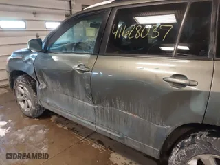 2009 Toyota Highlander with VIN JTEES41A392145884, listed as a IAAI auction lot 41628037 with 277,376 mi miles. Bid and sale history available at carsss.com. Image 17.