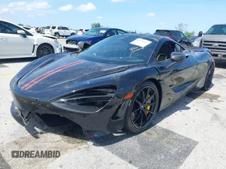 2018 McLaren 720S z VIN SBM14DCA9JW001142, wystawiony jako IAAI lot #42370707 z przebiegiem 15 654 mil mil oraz . Historia ofert i sprzedaży dostępna na DreamBid. Obrazek 2.