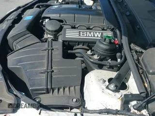 2008 BMW 3 Series 328i с VIN WBAVC53518FZ84671, выставлен на аукционе IAAI как лот 42882549 с пробегом 191 778 миль миль и . История ставок и продаж доступна на DreamBid. Изображение 12.