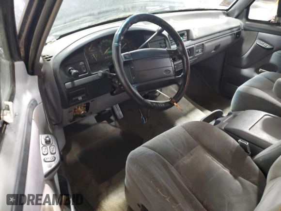 1996 Ford Bronco XL с VIN 1FMEU15N5TLB27829, выставлен на аукционе Copart как лот 58618705 с пробегом Не указан миль и Чистый • Clean title. История ставок и продаж доступна на DreamBid. Изображение 8.