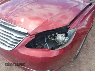2011 Chrysler 200 Touring z VIN 1C3BC1FB4BN569474, wystawiony jako IAAI lot #42329937 z przebiegiem 160 695 mil mil oraz . Historia ofert i sprzedaży dostępna na DreamBid. Obrazek 12.