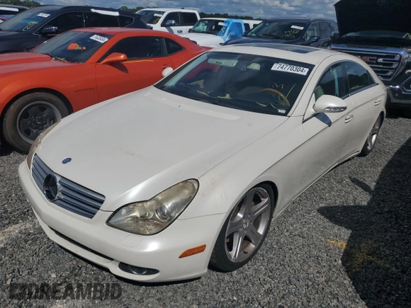 2006 Mercedes-Benz CLS-Class with VIN WDDDJ75X86A077348, listed as a Copart auction lot 74770304 with 0 mi miles and Salvage Title. Bid and sale history available at carsss.com. Image 1.