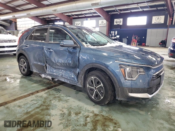 2024 Kia Niro EX Touring with VIN KNDCR3LE5R5138015, listed as a Copart auction lot 41830235 with 15,945 mi miles and Clean Title. Bid and sale history available at carsss.com. Image 4.
