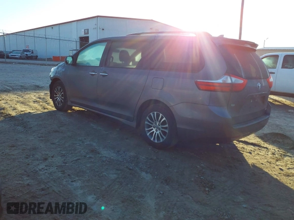 2020 Toyota Sienna XLE Auto Access Seat with VIN 5TDYZ3DC9LS036771, listed as a IAAI auction lot 41780540 with 151,745 mi miles. Bid and sale history available at carsss.com. Image 3.